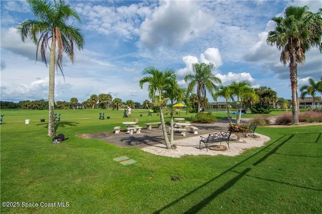 $1,500 | 27 Plantation Drive, Unit 202, Vero Beach, FL 32966