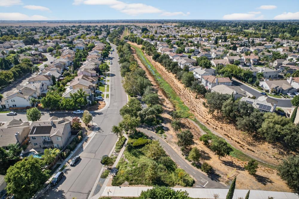 5817 Spring Flower Drive Elk Grove, CA 95757 - Photo 58 of 62 an aerial view of a city