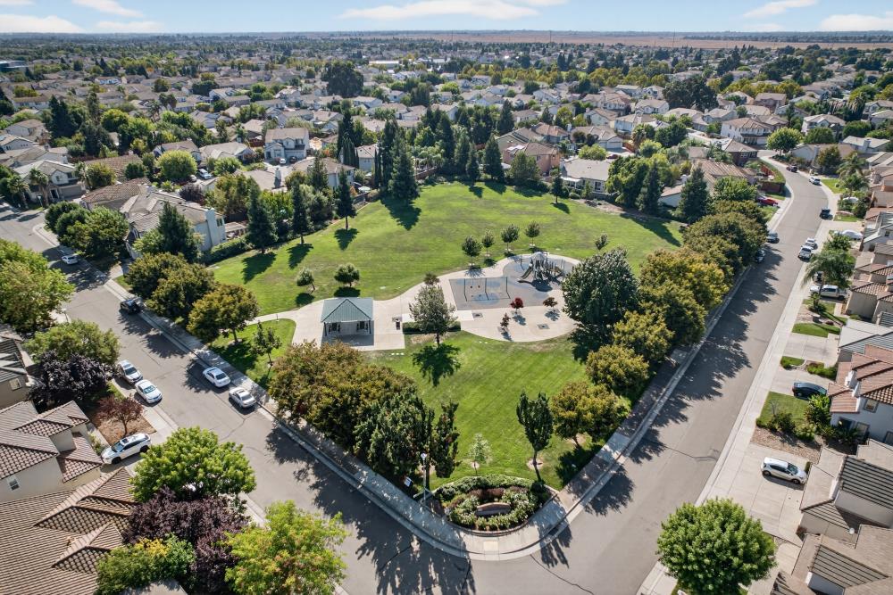 5817 Spring Flower Drive Elk Grove, CA 95757 - Photo 59 of 62 an aerial view of a house with a yard