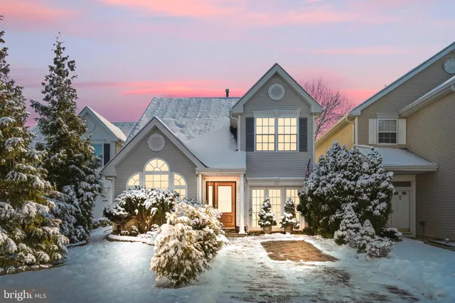 $725,000 | 18 Tall Oaks Court, Old Bridge, NJ 08857