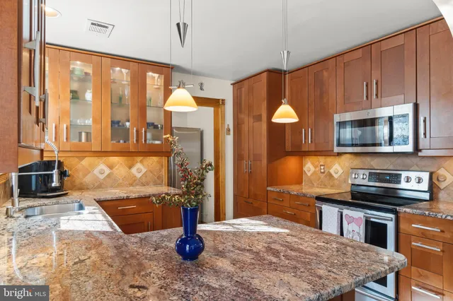 $725,000 | 18 Tall Oaks Court, Old Bridge, NJ 08857