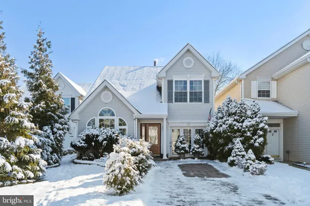 $725,000 | 18 Tall Oaks Court, Old Bridge, NJ 08857