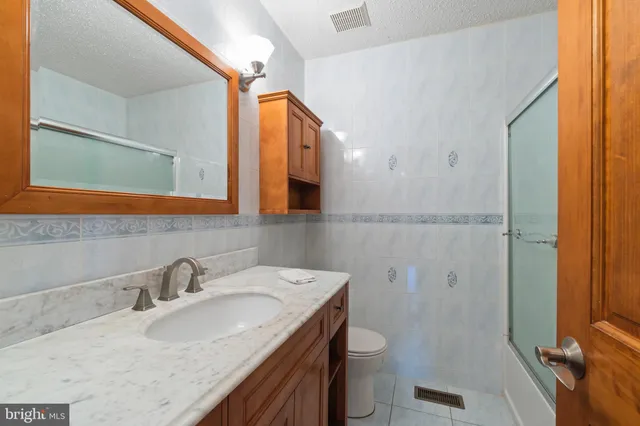 $725,000 | 18 Tall Oaks Court, Old Bridge, NJ 08857