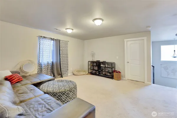 $599,900 | 210 Fielding Street Northeast, Orting, WA 98360