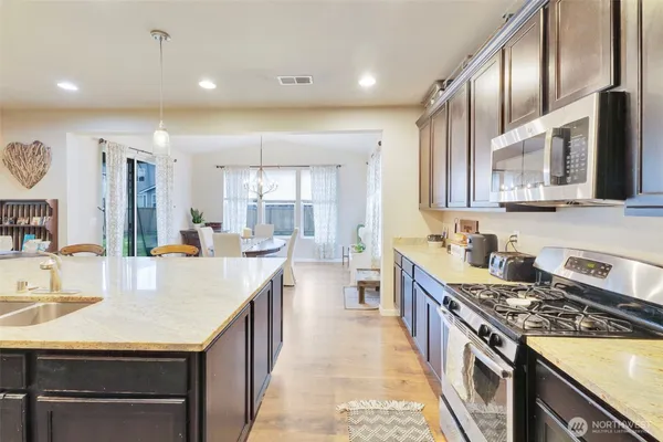 $599,900 | 210 Fielding Street Northeast, Orting, WA 98360