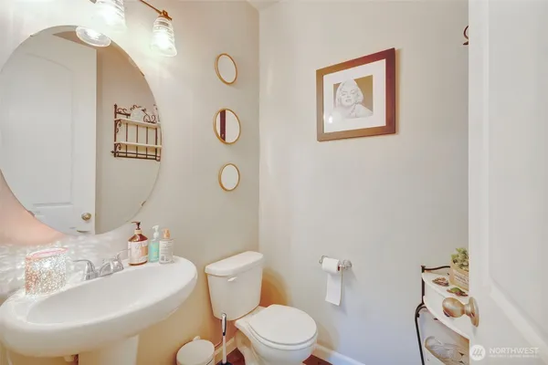 $599,900 | 210 Fielding Street Northeast, Orting, WA 98360