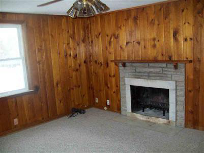 2236 Lavelle Road Flint, MI 48504 - Photo 2 of 4 20115158-1.JPG