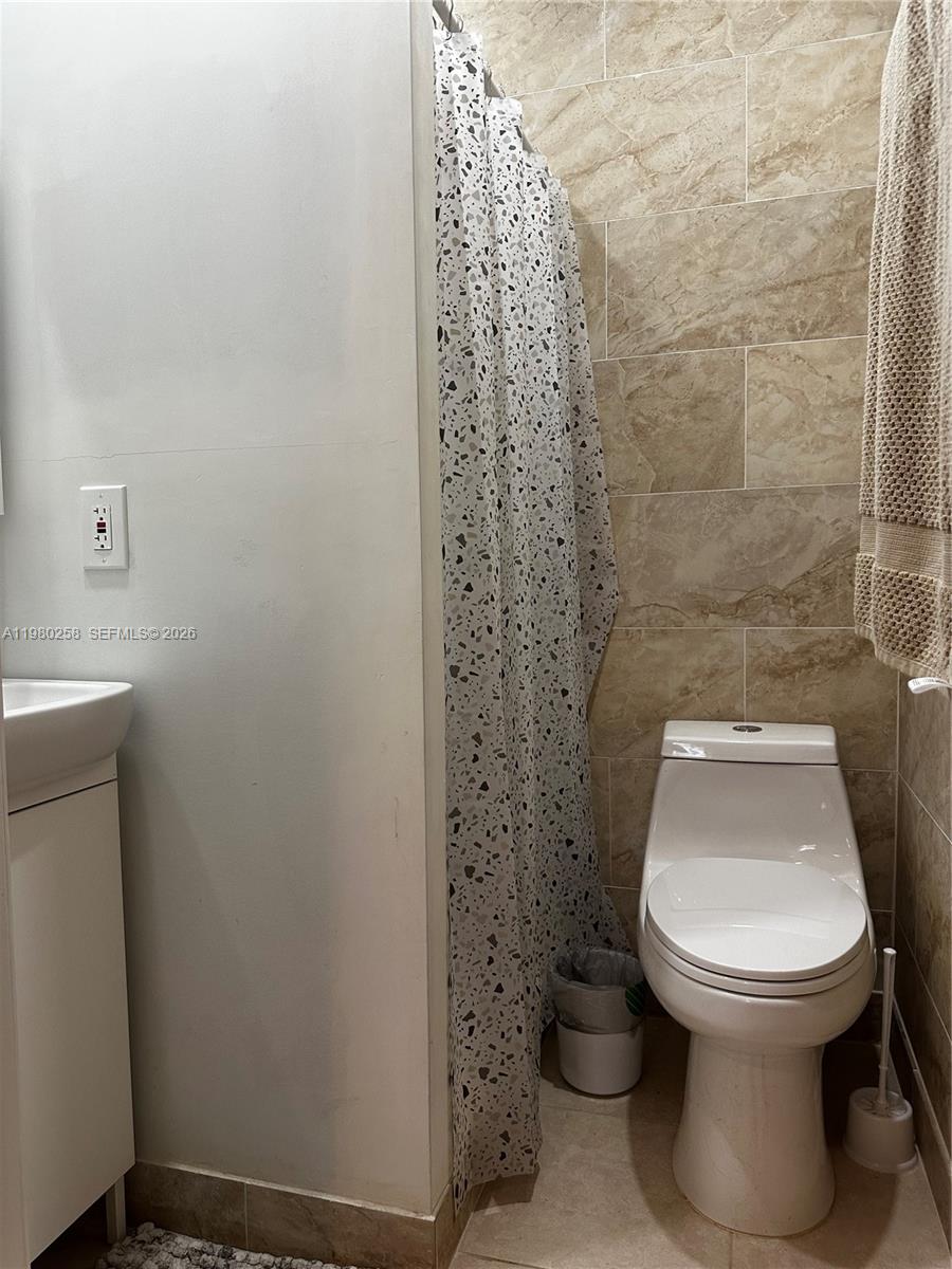 7540 Southwest 37th Street Miami, FL 33155 - Photo 12 of 19