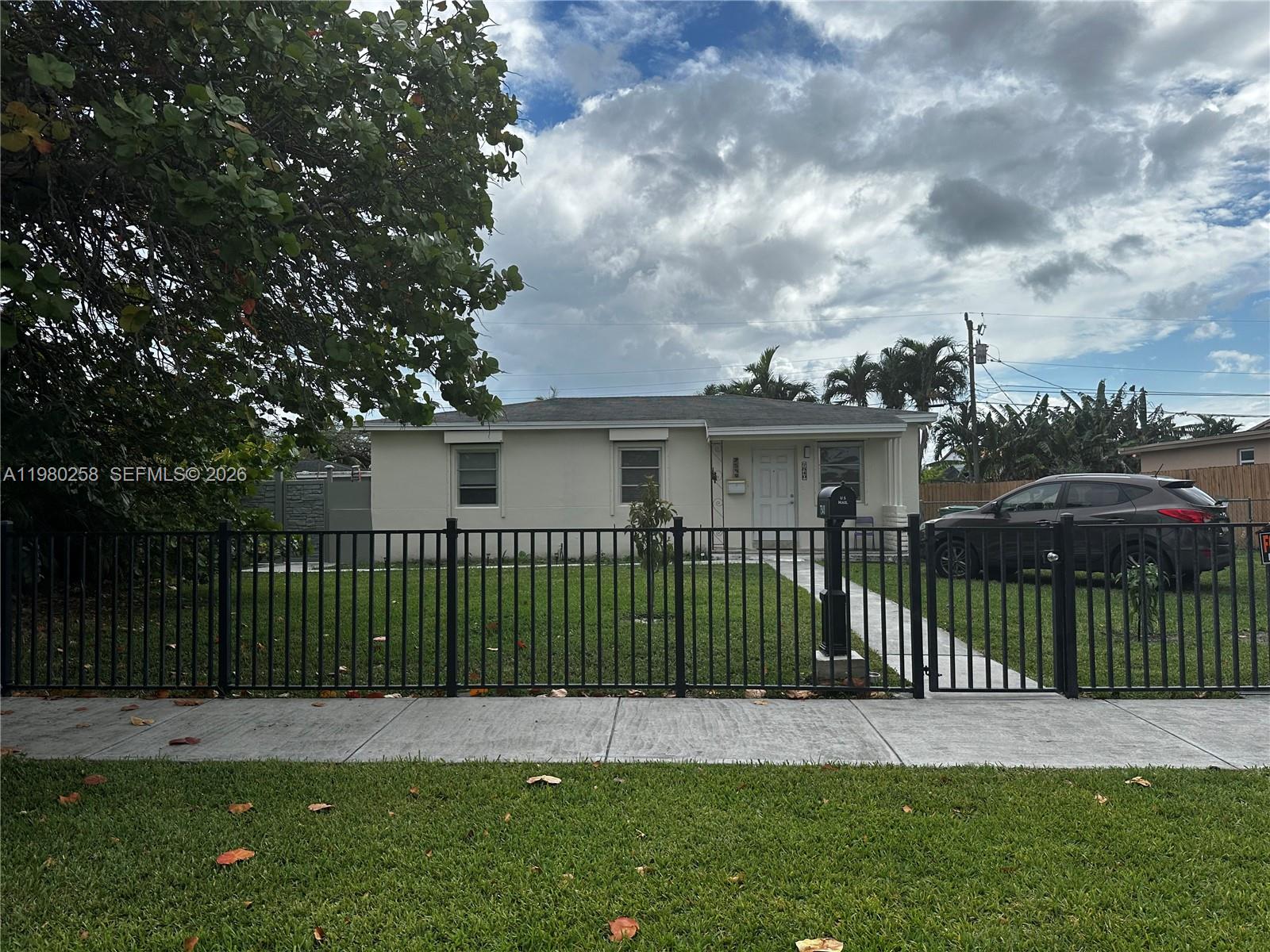 7540 Southwest 37th Street Miami, FL 33155 - Photo 4 of 19