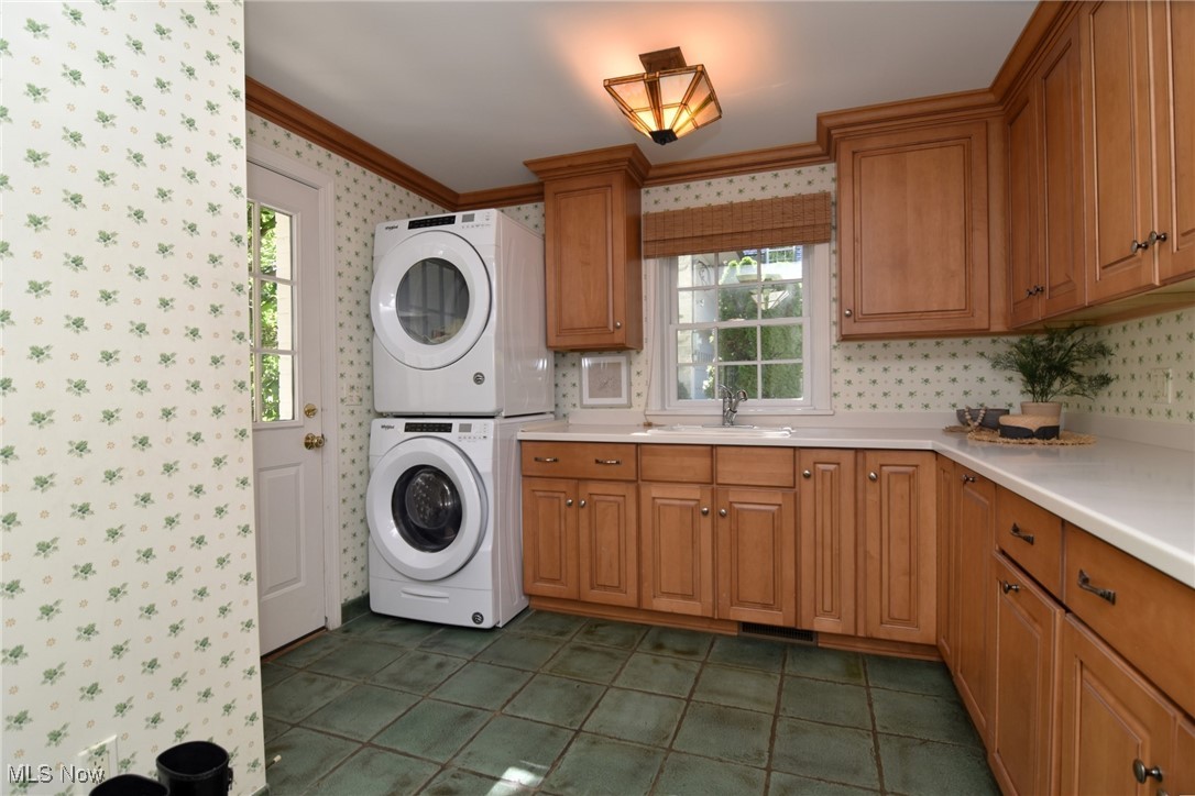2756 Landon Road Shaker Heights, OH 44122 - Photo 19 of 37 First floor laundry room