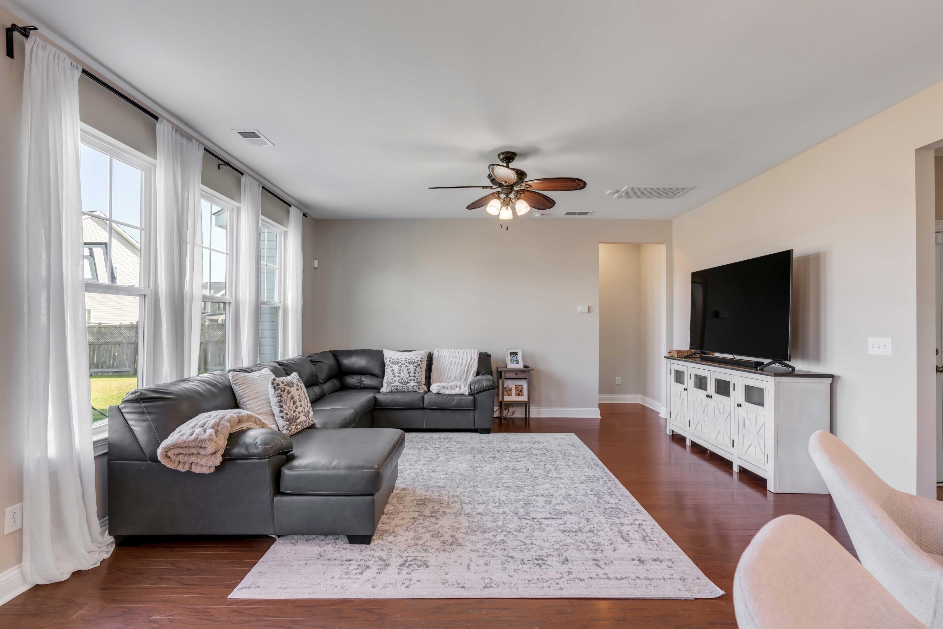 114 Koban Dori Road Summerville, SC 29486 - Photo 11 of 41 living room