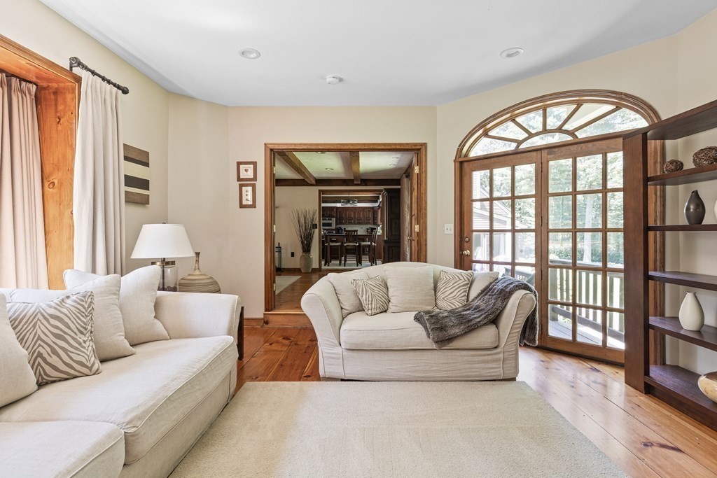 13 Old Farm Road Hopkinton, MA 01748 - Photo 9 of 42 Gallery Image 9
