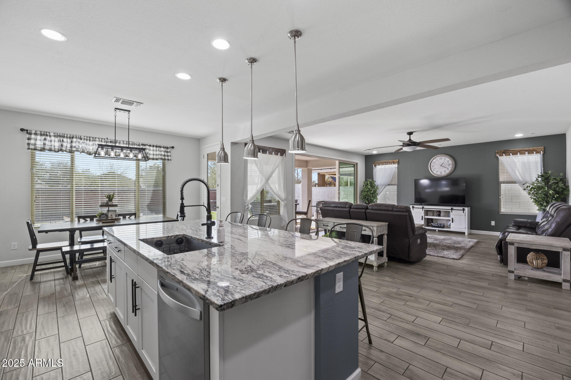 14369 West Wethersfield Road Surprise, AZ 85379 - Photo 17 of 54 1-25