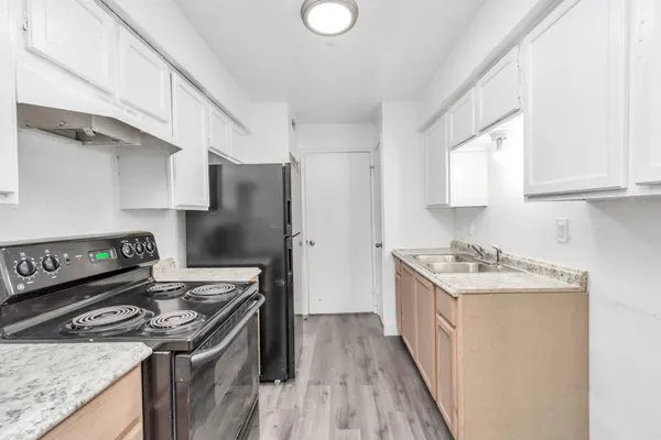 $79,950 | 9700 Leawood Boulevard, Unit 1806, Houston, TX 77099