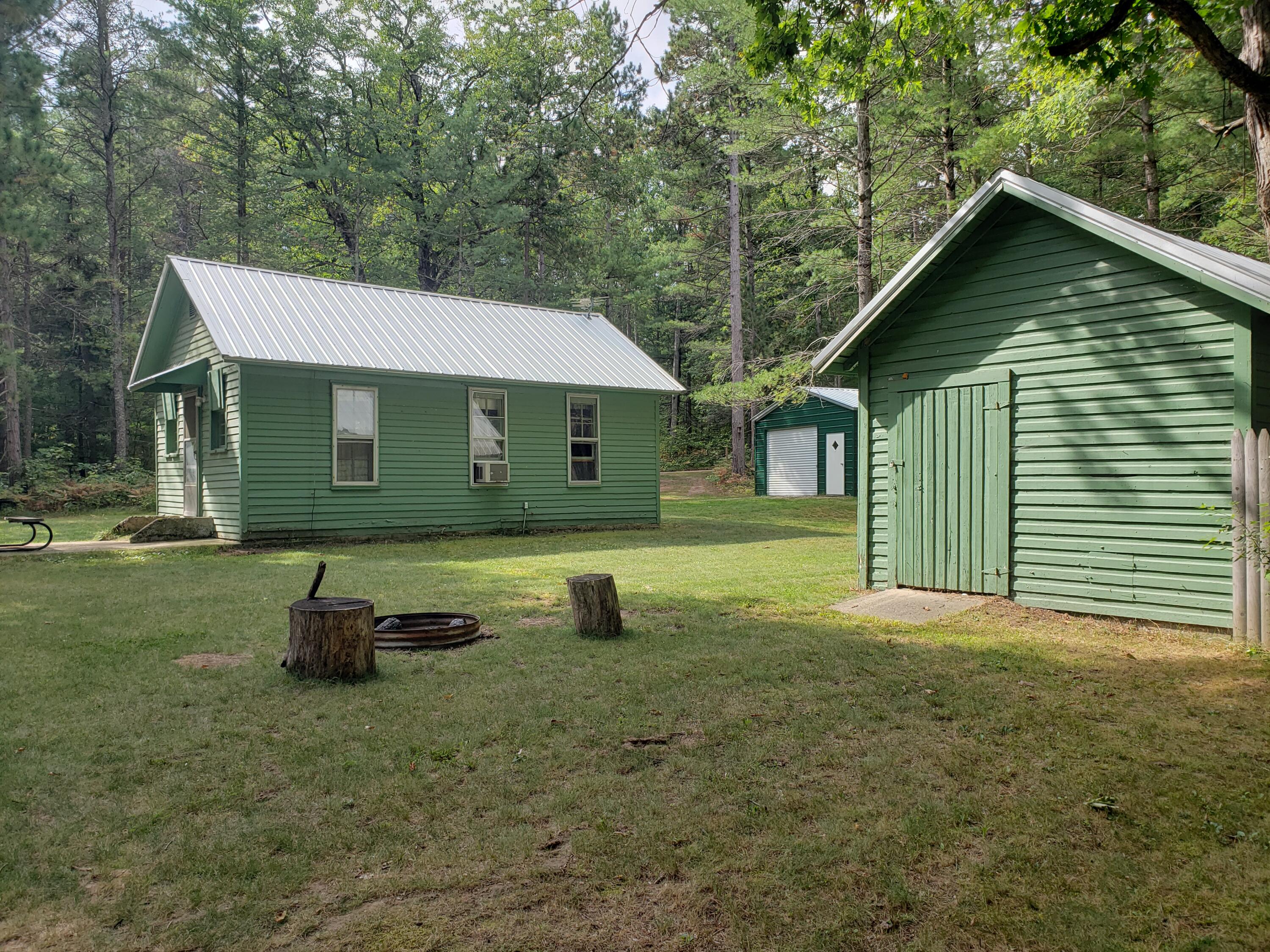 10476 Forester Road Roscommon, MI 48653 - Photo 2 of 17 Gallery Image 2