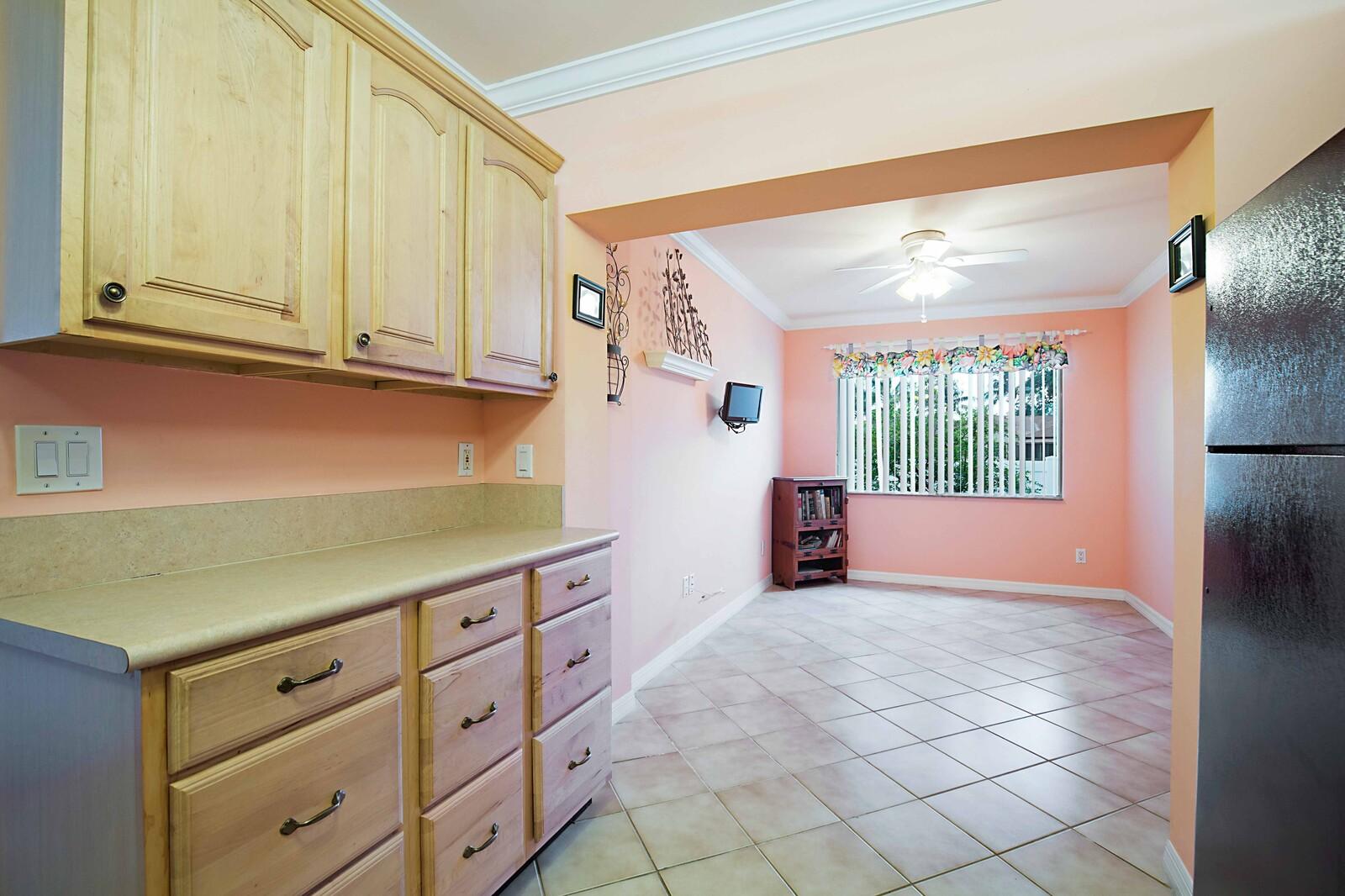 9143 Southwest 5th Street, Unit A Boca Raton, FL 33428 - Photo 11 of 26 11_9143_Sw_5th_St_Unit_A_10_of_26_mls