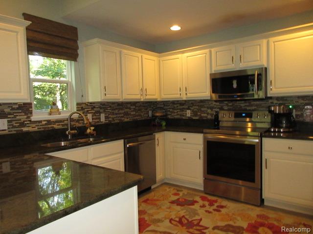 11356 Tall Shadows Court Pinckney, MI 48169 - Photo 12 of 29 Kitchen