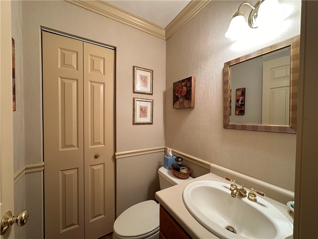 5 Wake Robin Road, Unit 3201 Lincoln, RI 02865 - Photo 17 of 26 Half bath
