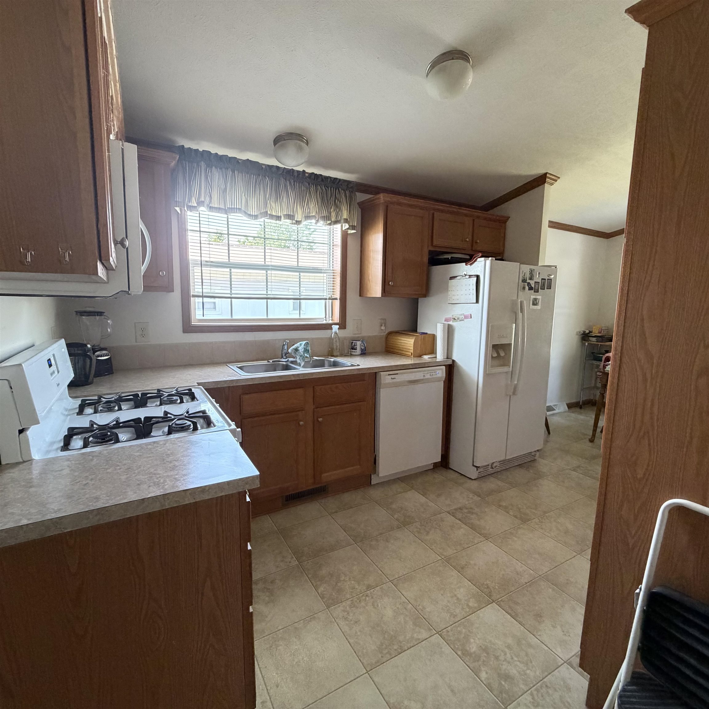 19 Holly Park Lane Rochester, NH 03867 - Photo 3 of 16