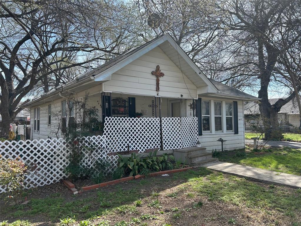 320 East Belt Line Road Wilmer, TX 75172 - Photo 1 of 2
