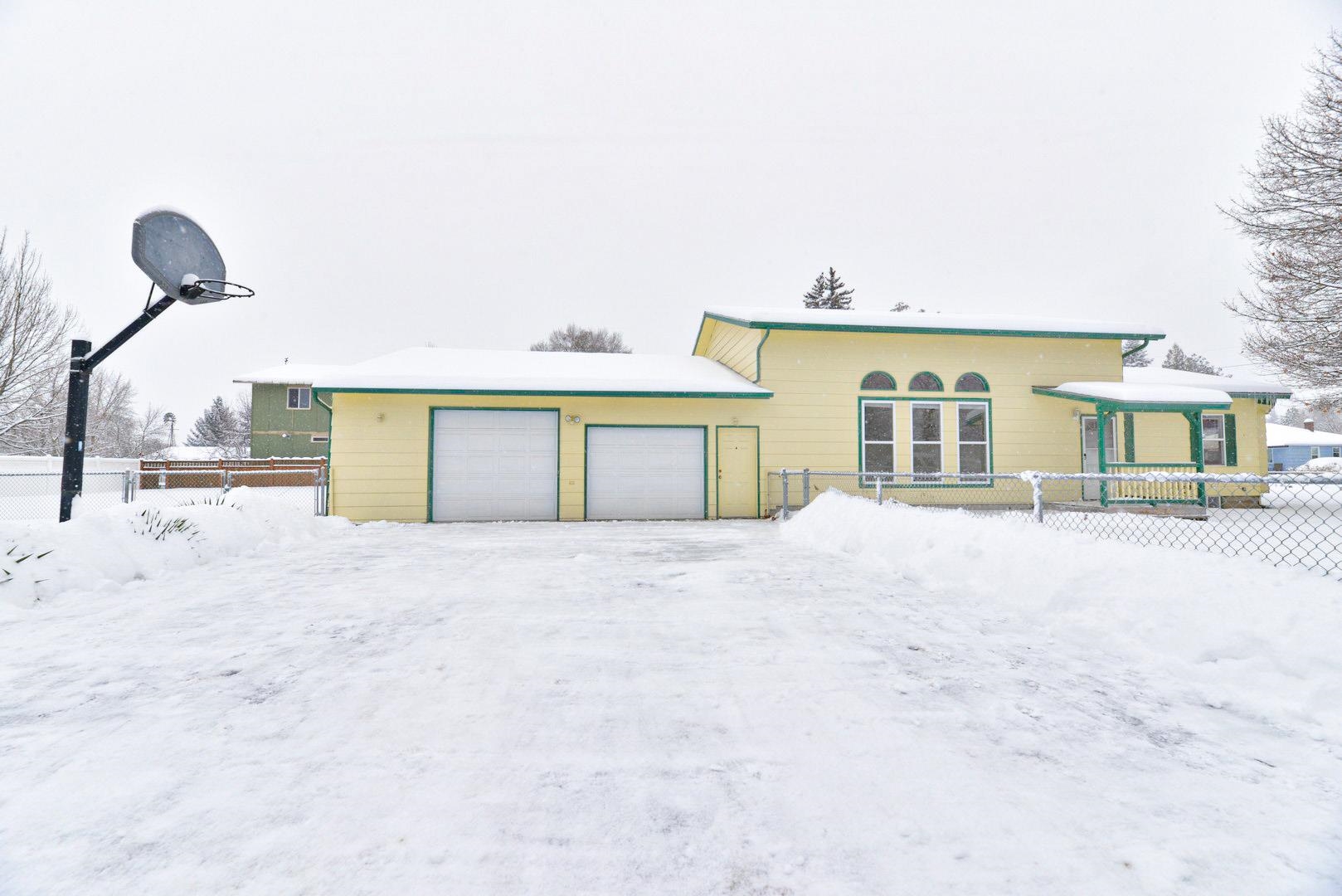 3920 North Farr Road Spokane Valley, WA 99206 - Photo 1 of 29