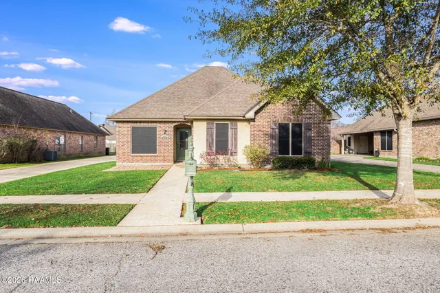 $212,000 | 305 Valley View, New Iberia, LA 70563
