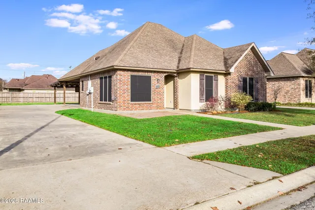 $212,000 | 305 Valley View, New Iberia, LA 70563