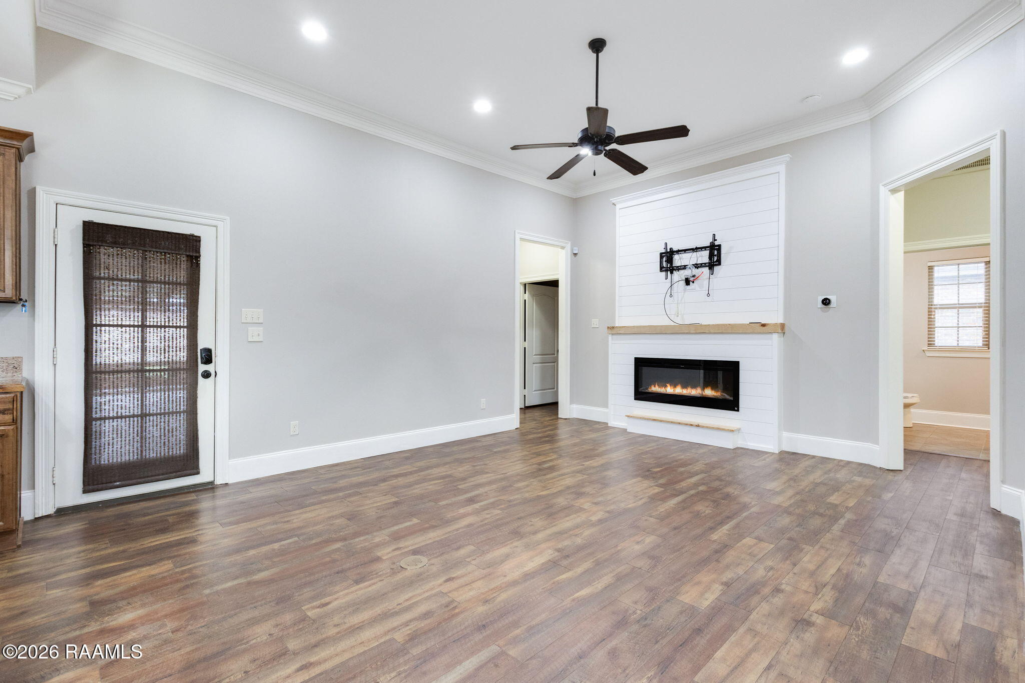 305 Valley View New Iberia, LA 70563 - Photo 3 of 17 3-web-or-mls-305 valley view-1