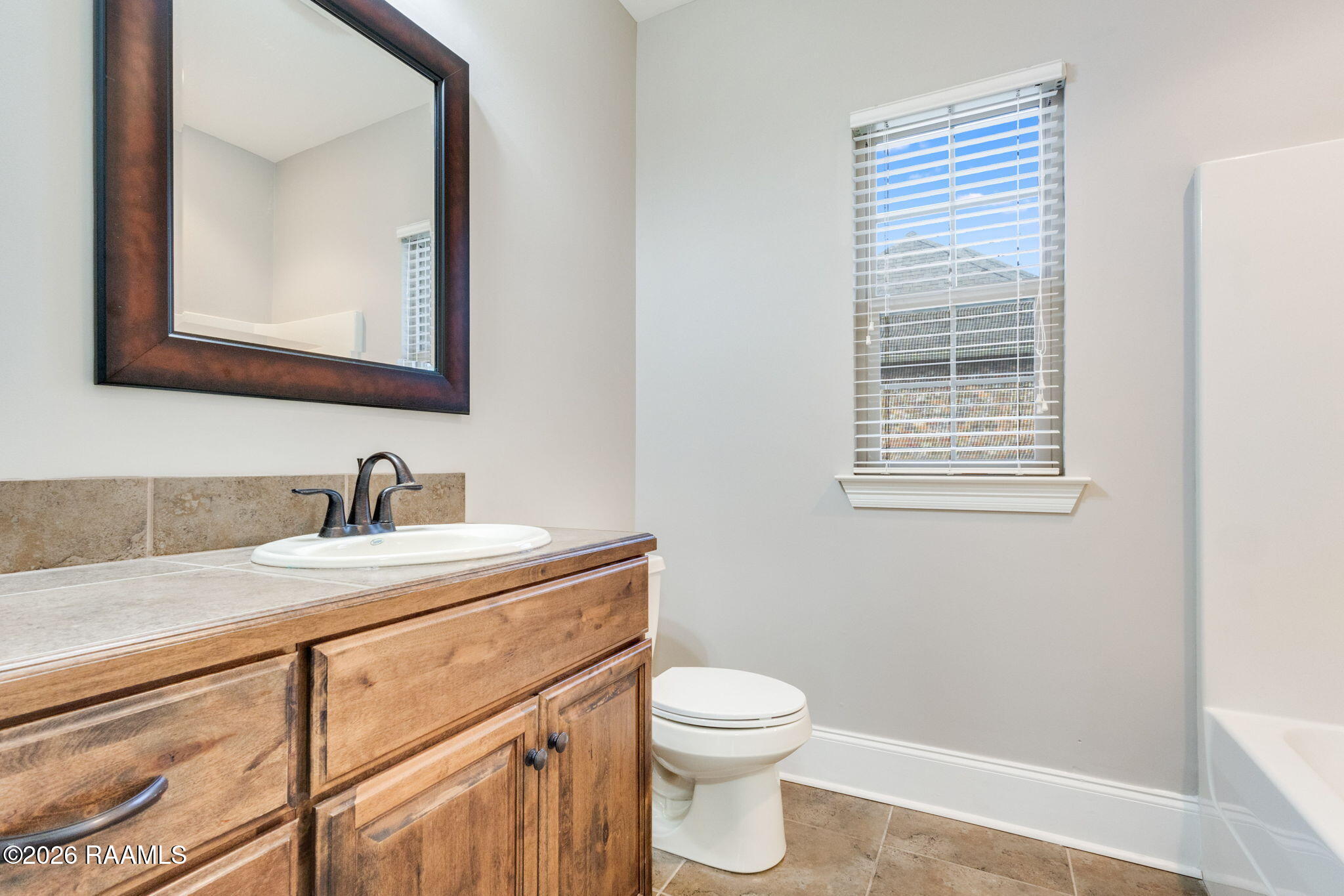 305 Valley View New Iberia, LA 70563 - Photo 10 of 17 10-web-or-mls-305 valley view-8