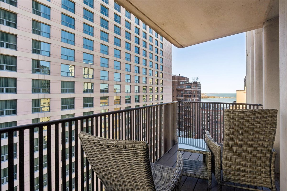 200 East Delaware Place, Unit 20A Chicago, IL 60611 - Photo 34 of 46 a view of a building from a balcony