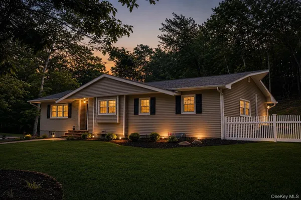 $789,999 | 1 Gables Boulevard, East Setauket, NY 11733