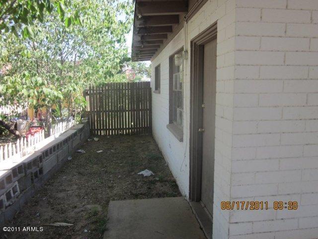 3117 East Monte Vista Road Phoenix, AZ 85008 - Photo 4 of 10 Side