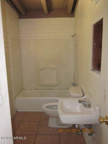 3117 East Monte Vista Road Phoenix, AZ 85008 - Photo 10 of 10 Bathroom
