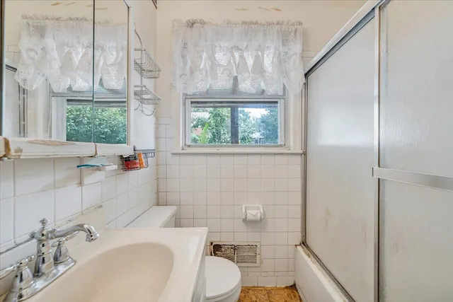 $250,000 | 1805 Lawnhill Street Southwest, Roanoke, VA 24015