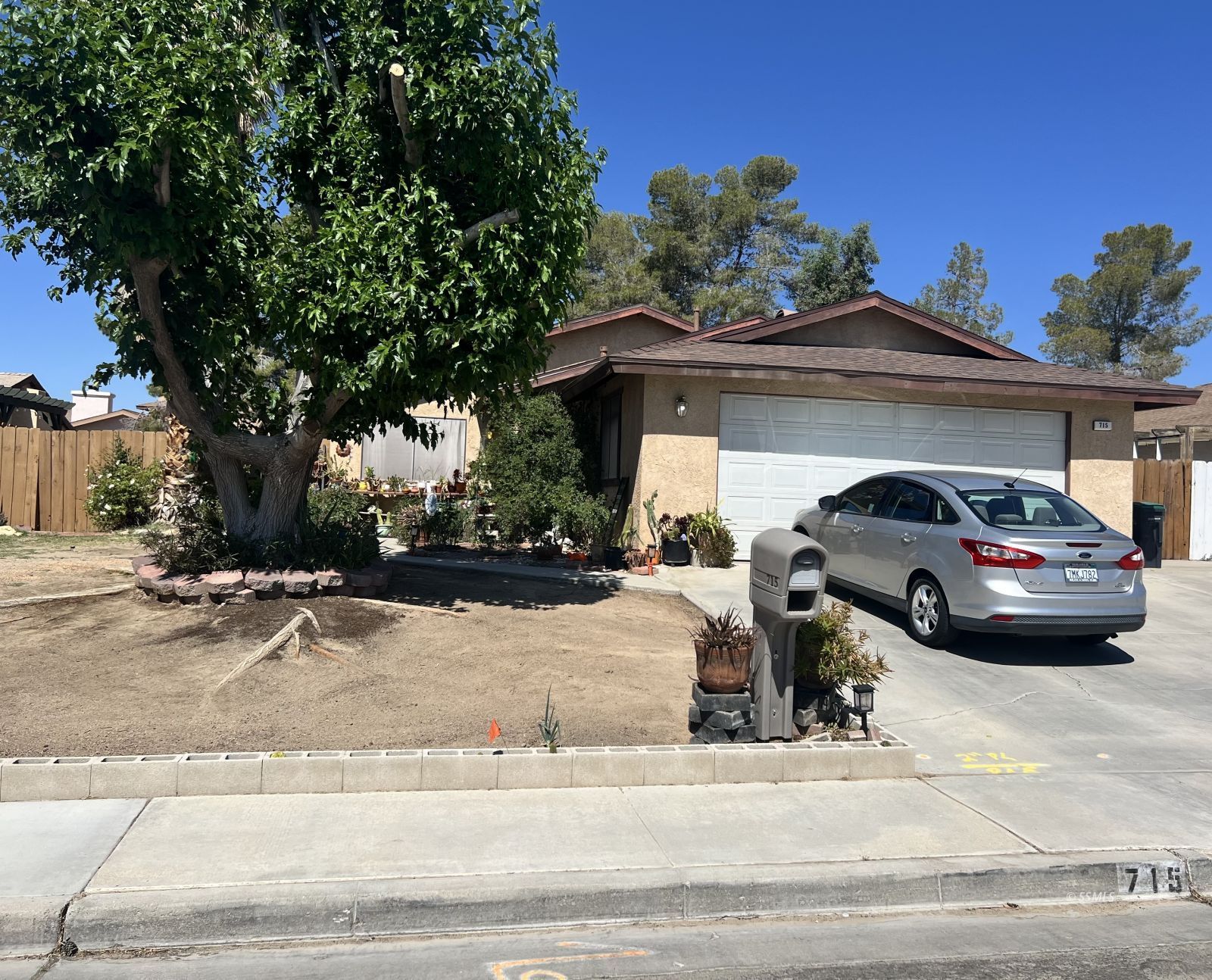 715 North Helena Street Ridgecrest, CA 93555 - Photo 1 of 18 Gallery Image 1