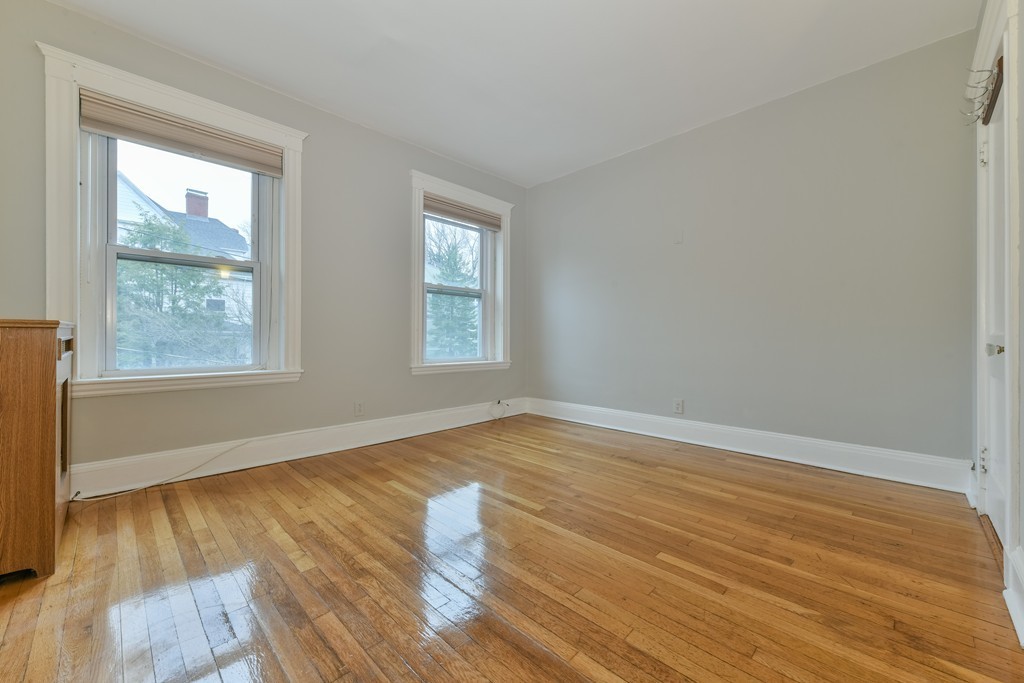 145 Winthrop Road, Unit 7 Brookline, MA 02445 - Photo 4 of 11 Gallery Image 4