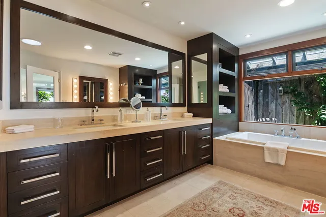 $10,000 | 1166 Las Pulgas Place, Pacific Palisades, CA 90272