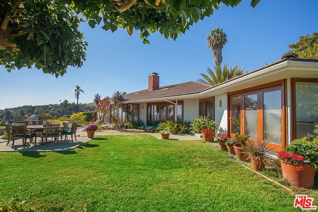 $10,000 | 1166 Las Pulgas Place, Pacific Palisades, CA 90272