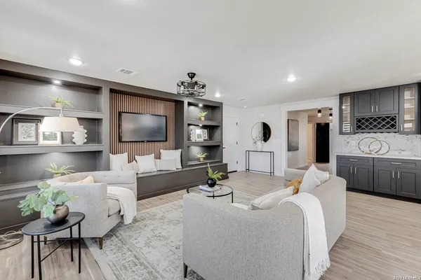 $495,000 | 235 Bank, San Antonio, TX 78204