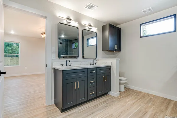 $495,000 | 235 Bank, San Antonio, TX 78204