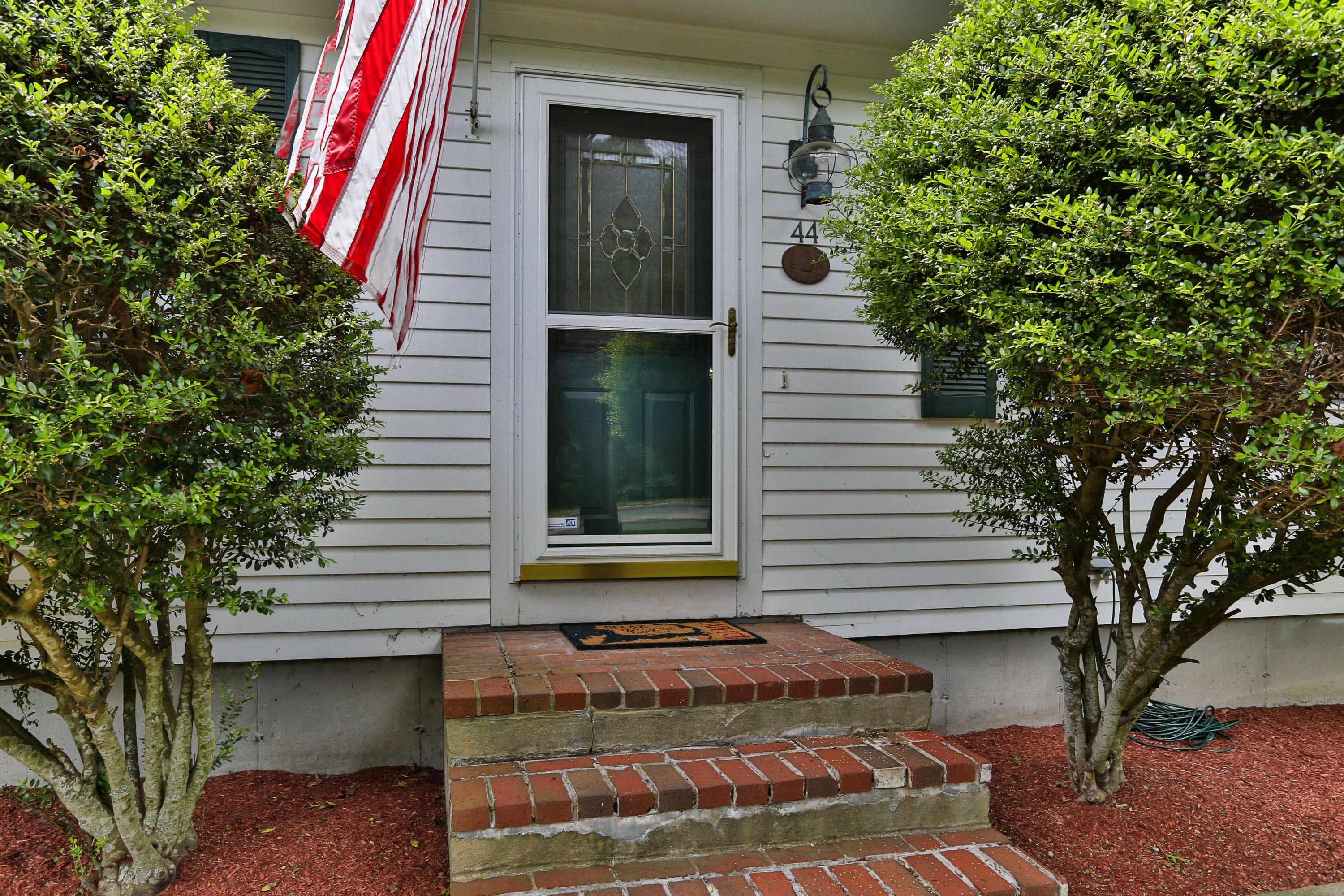 44 Crowell Road Sandwich, MA 02563 - Photo 3 of 25 44CroLR-3