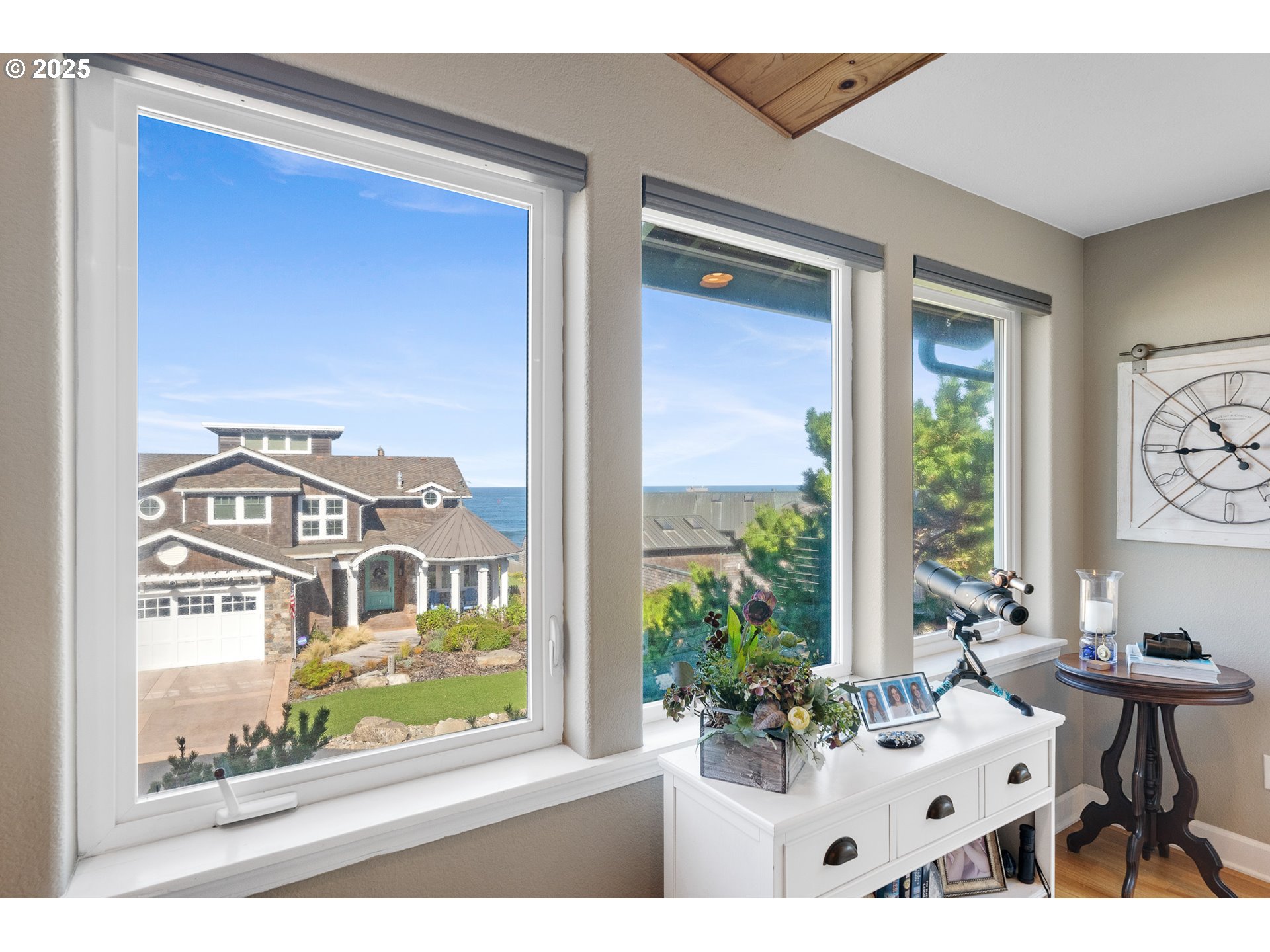 424 Cliff Street Depoe Bay, OR 97341 - Photo 12 of 45