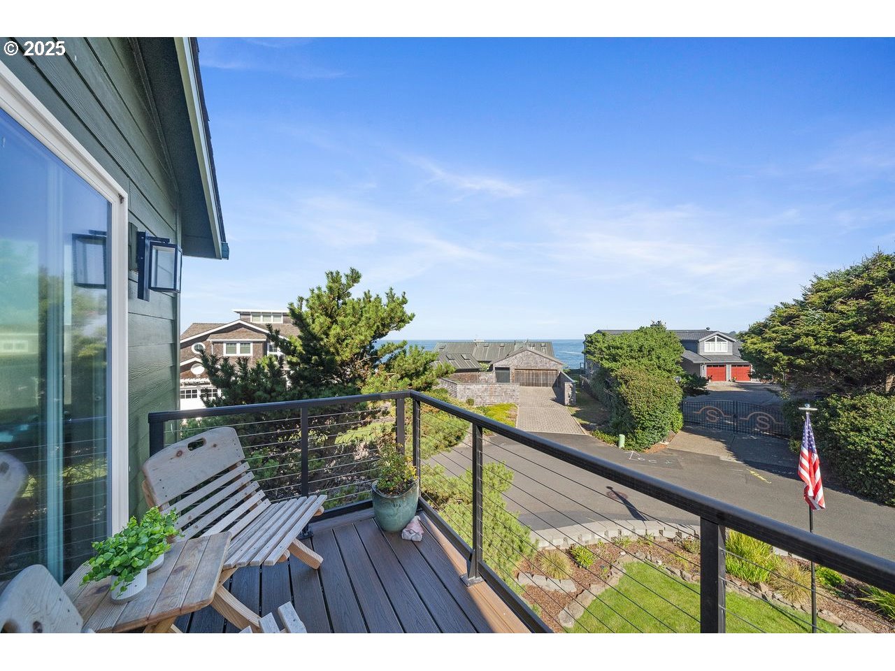 424 Cliff Street Depoe Bay, OR 97341 - Photo 13 of 45