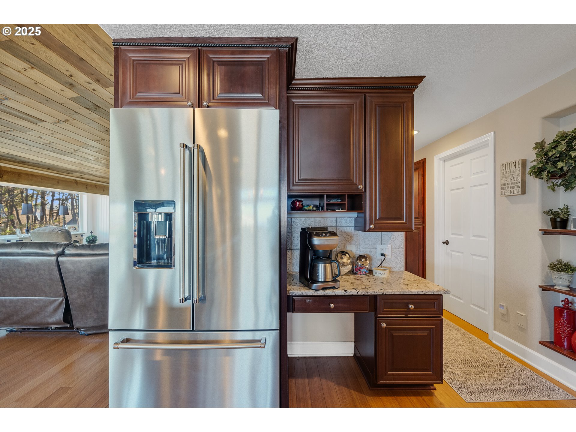 424 Cliff Street Depoe Bay, OR 97341 - Photo 16 of 45