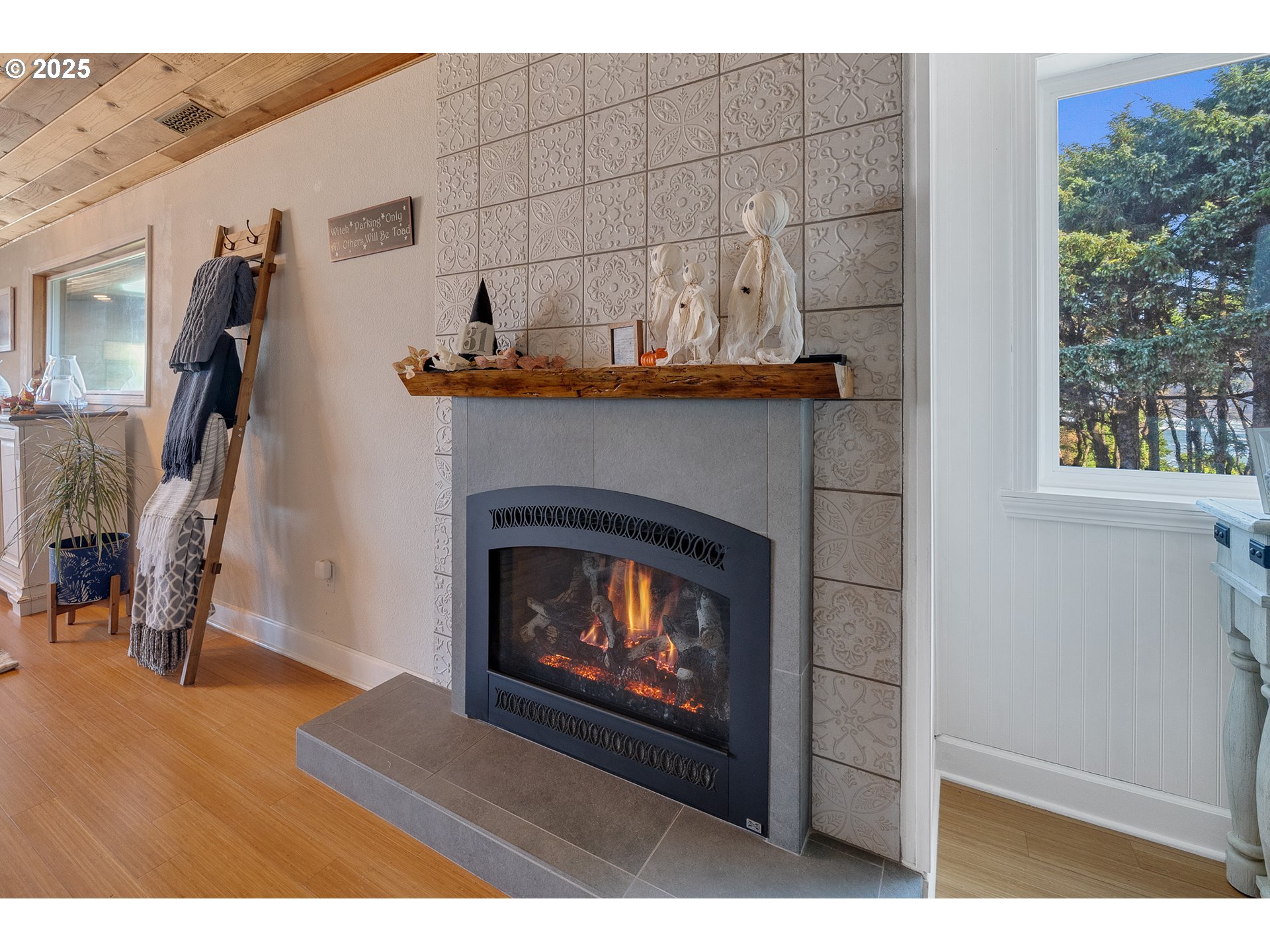 424 Cliff Street Depoe Bay, OR 97341 - Photo 19 of 45