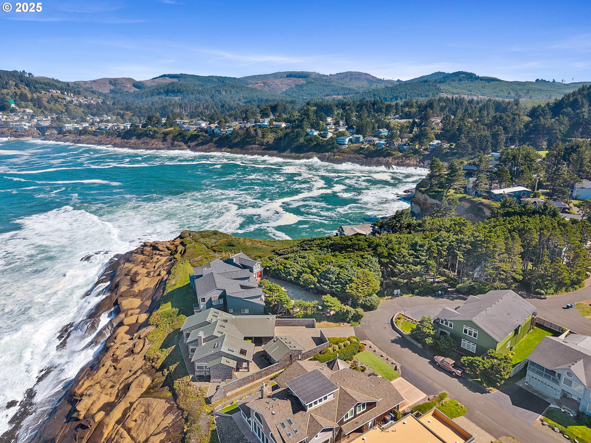 424 Cliff Street Depoe Bay, OR 97341 - Photo 40 of 45