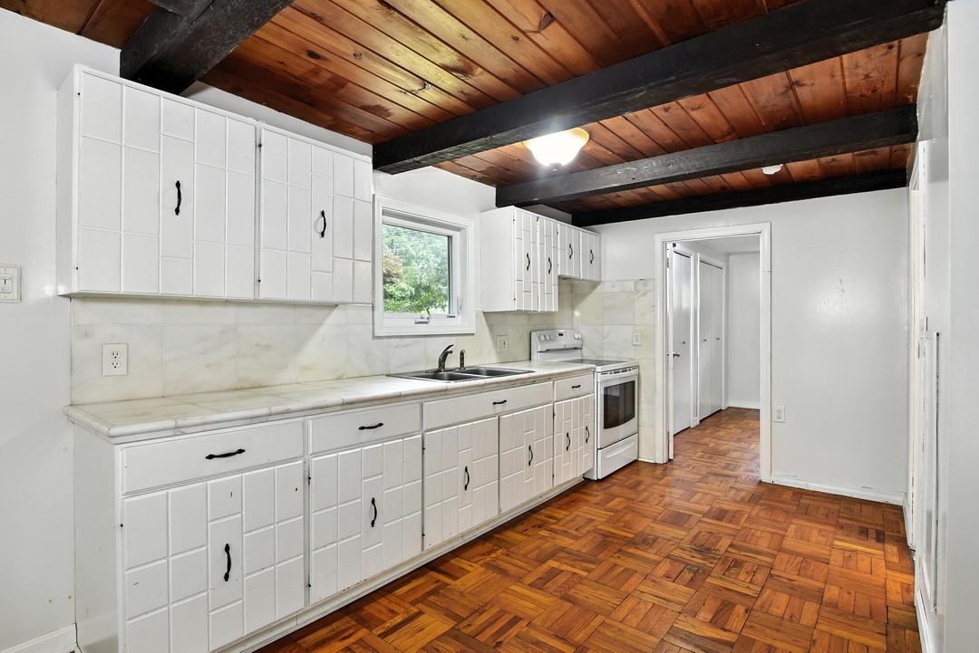 33 West Main Road Little Compton, RI 02837 - Photo 14 of 39