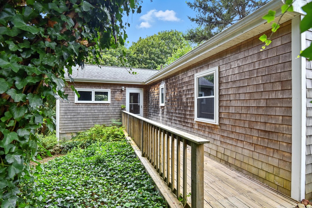 33 West Main Road Little Compton, RI 02837 - Photo 3 of 39