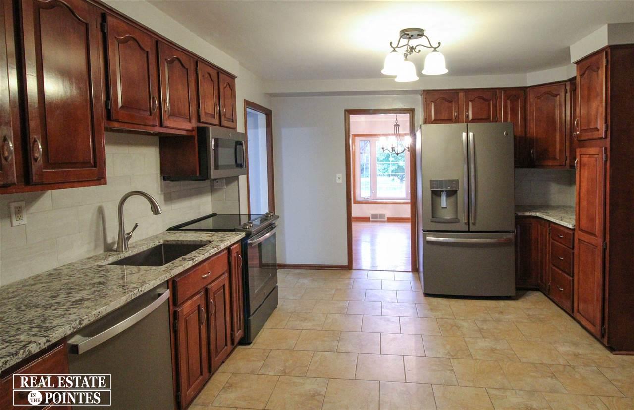1500 North Renaud Road Grosse Pointe Woods, MI 48236 - Photo 9 of 36