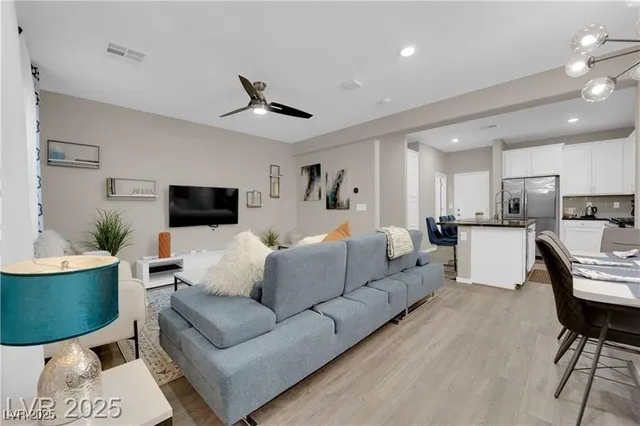 $2,540 | 56 Lomita Heights Drive, Las Vegas, NV 89138